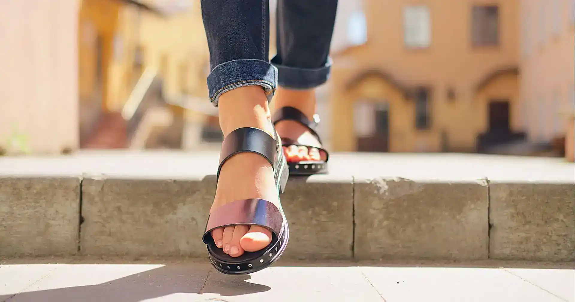 Can-I-Wear-Orthotics-With-Sandals-featured-image Can-I-Wear-Orthotics-With-Sandals-featured-image