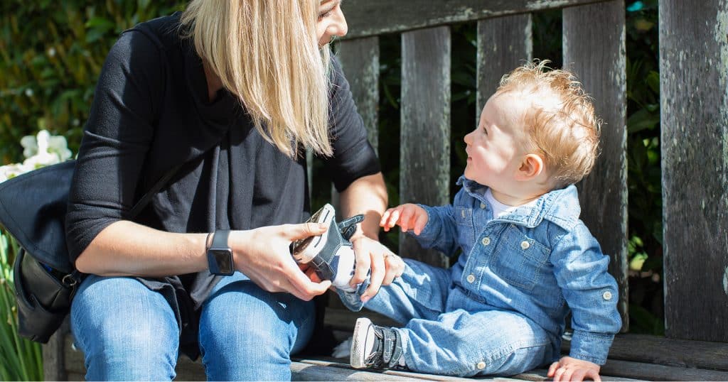 Choosing-shoes-for-toddlers-featured-image