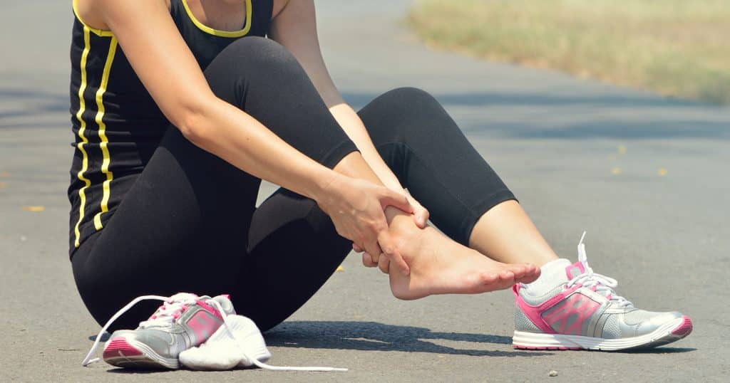 Top-Tips-For-Relieving-Tendon-Pain-in-Your-Feet-and-Legs-Featured-image