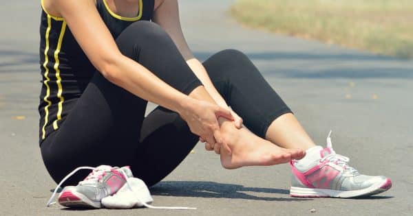 Top-Tips-For-Relieving-Tendon-Pain-in-Your-Feet-and-Legs-Featured-image