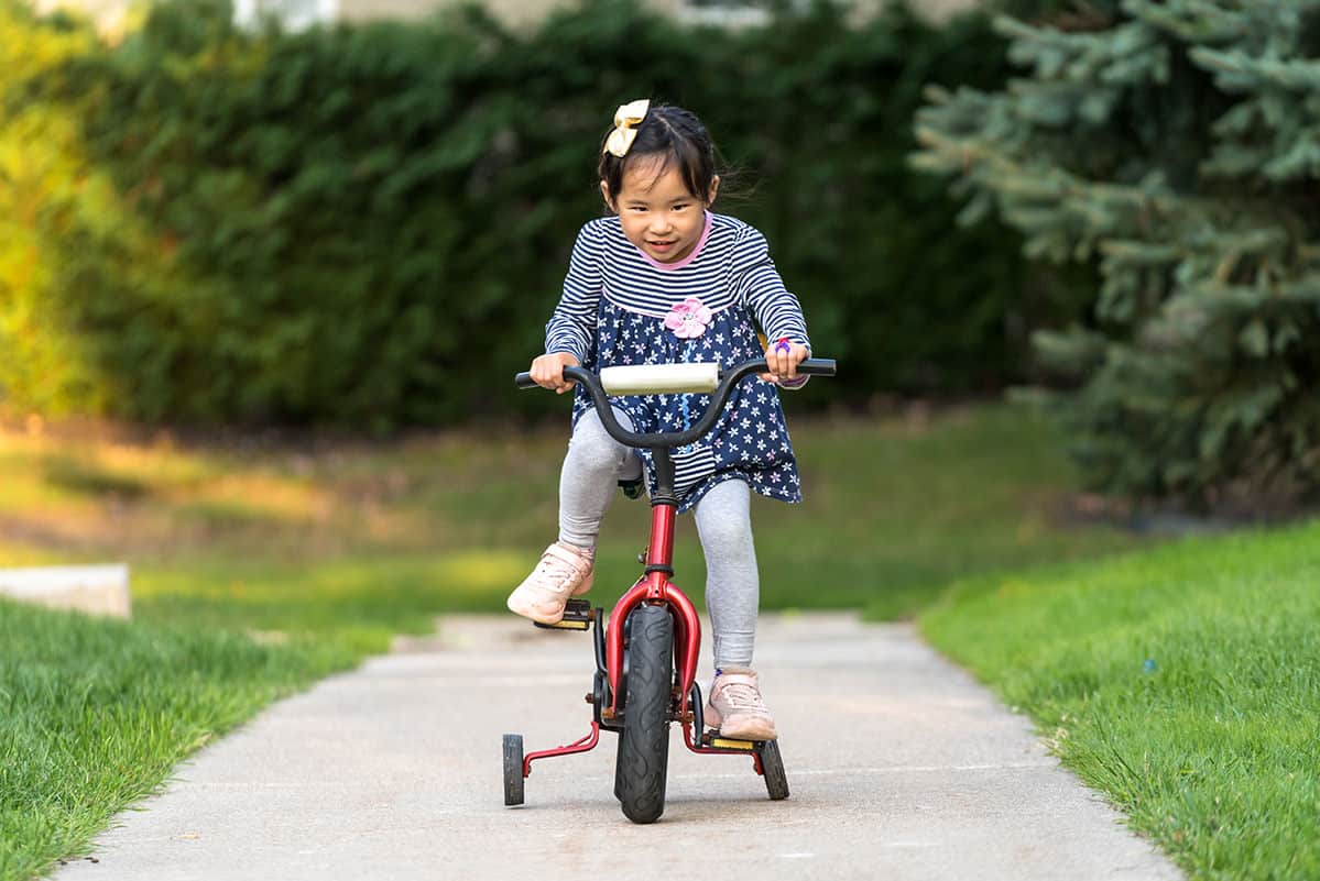 little-girl-learning-to-ride-bicycle-blog