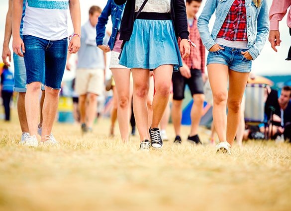 unrecognizable-teenagers-tent-music-festival unrecognizable-teenagers-tent-music-festival