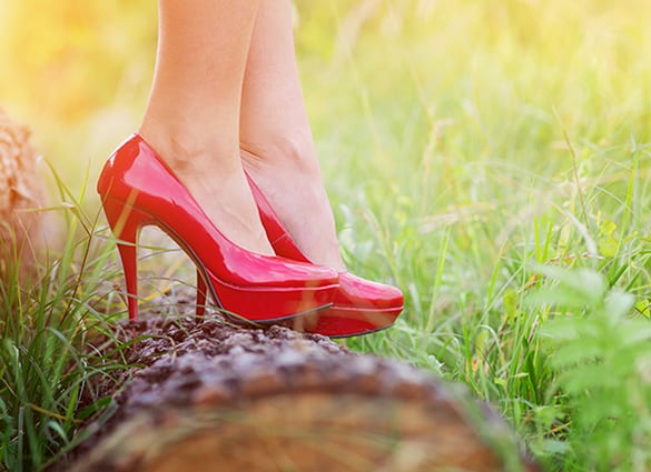 woman-in-red-heels